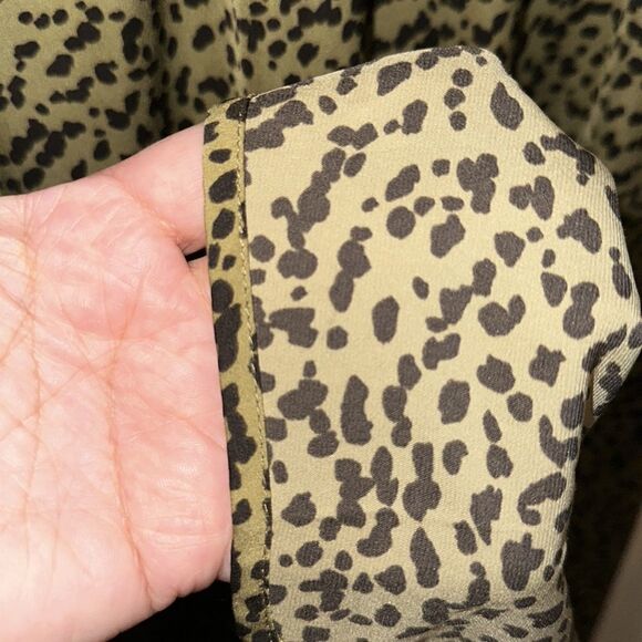 H&M 8 Moth Green Black Animal Print Long Sleeve V-Neck Maxi Dress - Picture 8 of 10